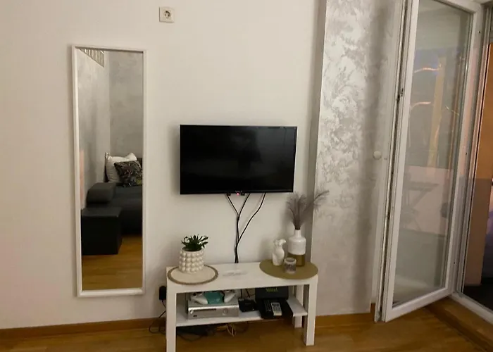 Bella Novi Beograd 아파트 Bezanija